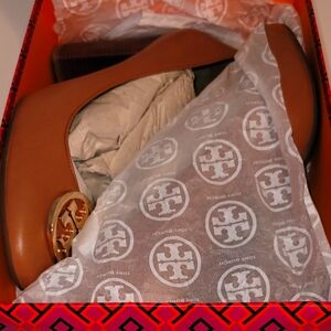 Tory Burch block heels camel color leather size 11